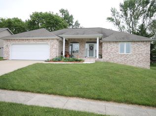 3701 Valley Dr, Columbus, IN