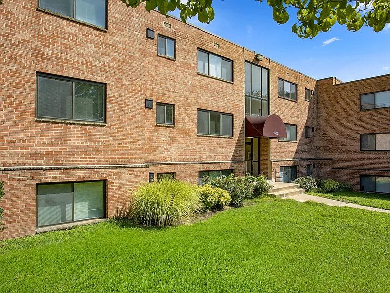 Overlook Apartments — Photo 18