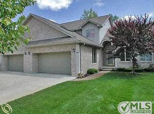 588 Olde Ivy Ln, Howell, MI 48843