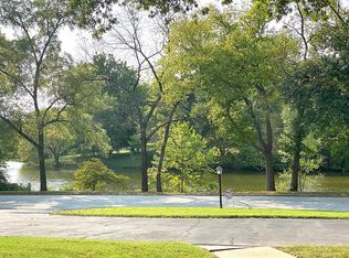 2540 S Edgewater Dr, Springfield, MO 65804