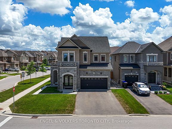 2nd image of 3 Arnold Cres