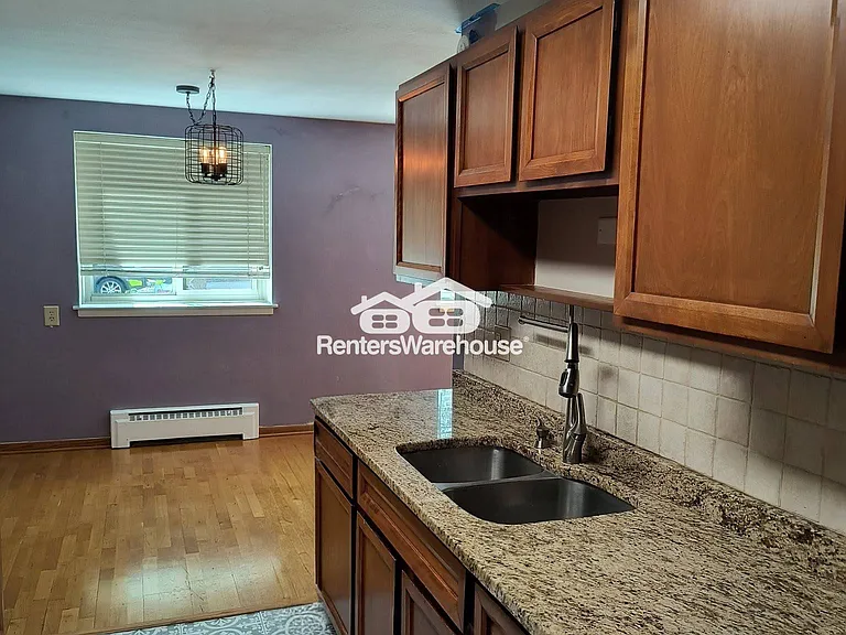 1901 Emerson Ave S #102 — Photo 3