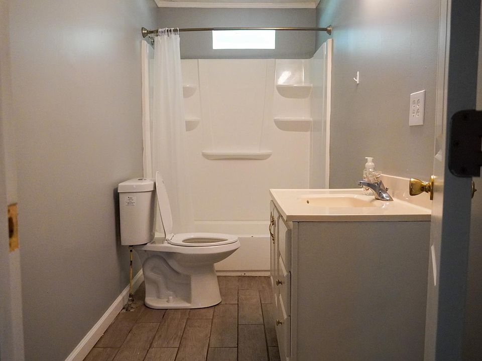 1st image of 738 W 9th St
