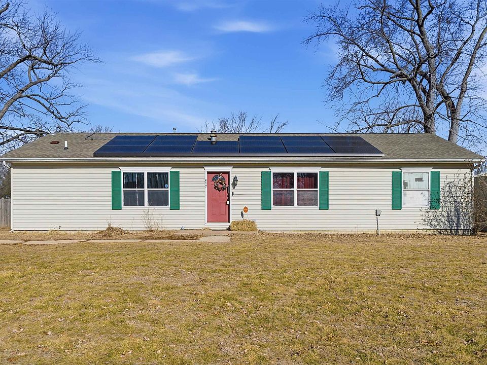 1st image of 417 Lilac Ln