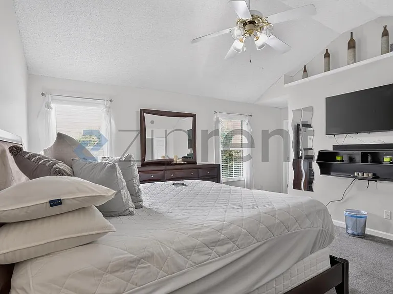 2354 Charleston Pointe SE — Photo 21
