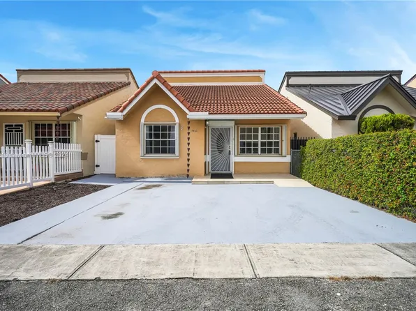 7462 W 29th Way, Hialeah, FL 33018