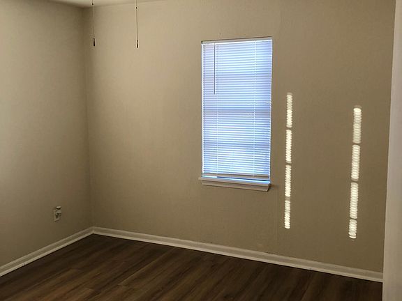 3rd image of 311 Saline Ave