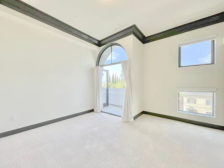 1110 Glenville Dr — Photo 13