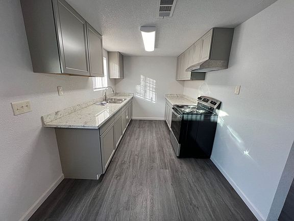 3rd image of 9203 S Dalewood St #9207