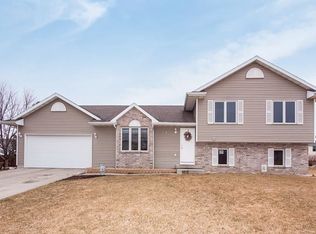 424 Rosemal Ln, Deforest, WI 53532