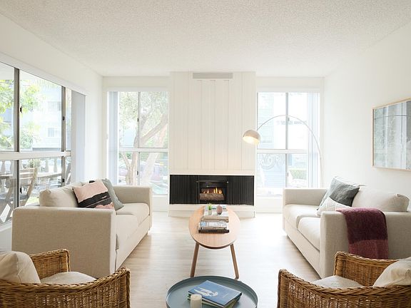 3rd image of 212-1235 N Kings Rd #212