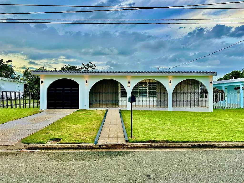 4 bed, 2.0 bath, $1,675 — Photo 1