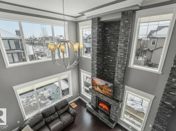 1360 Cunningham Dr SW, Edmonton, AB T6W 2R6