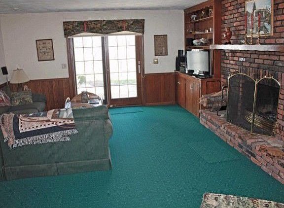 5th image of 627 Brooke Ln