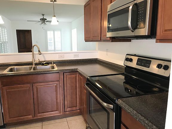 3rd image of 1836 Hollenbeck Dr
