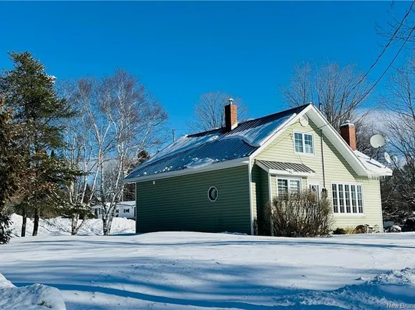 834 Central St, Centreville, NB E7K 2E7