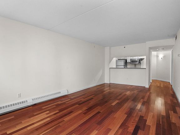 4th image of 4 Martine Ave #Penthouse 118