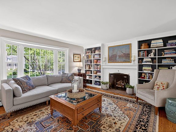 4th image of 25 Joyce Anne Road