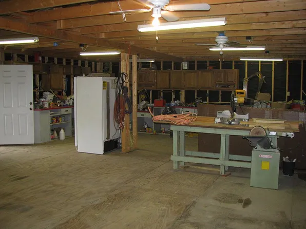 233 Old Bastrop Rd, Cedar Creek, TX 78612