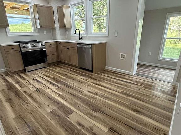 5th image of 130 Christine Rd