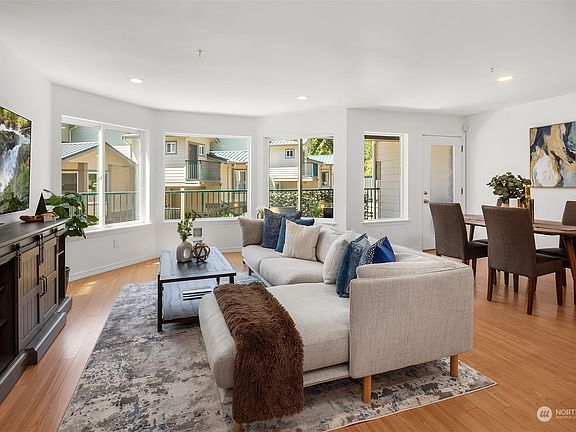 3rd image of 383 12th Avenue NW #383