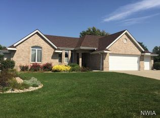 833 Meadow Dr, Moville, IA 51039