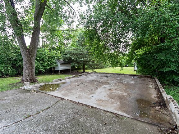 5th image of 1213 S Emerson Ave
