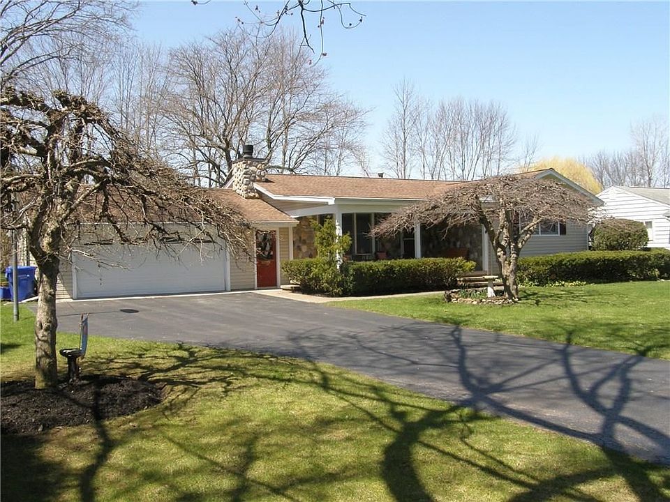 1st image of 9 Carolin Dr