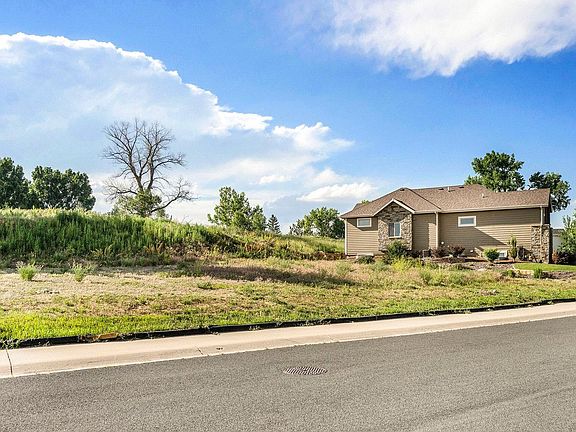 4th image of 763 Deer Meadow Dr
