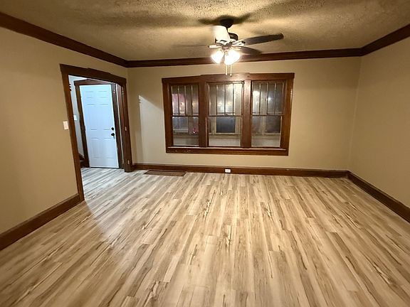 living room/dining room