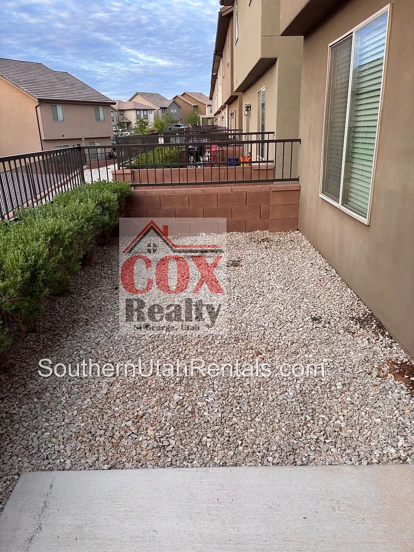 Wonderful Desert Canyon 4 bed | 2.5 bath | 2 car garage — Photo 2