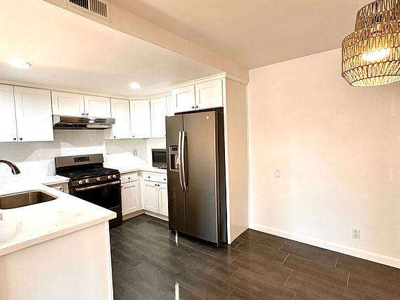 4th image of 9059 Collier Ln #48