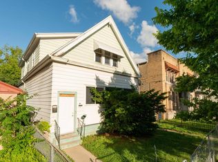 3892 N Port Washington Rd, Milwaukee, WI 53212