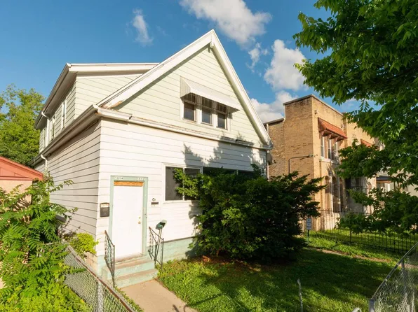 3892 North Port Washington AVENUE, Milwaukee, WI 53212