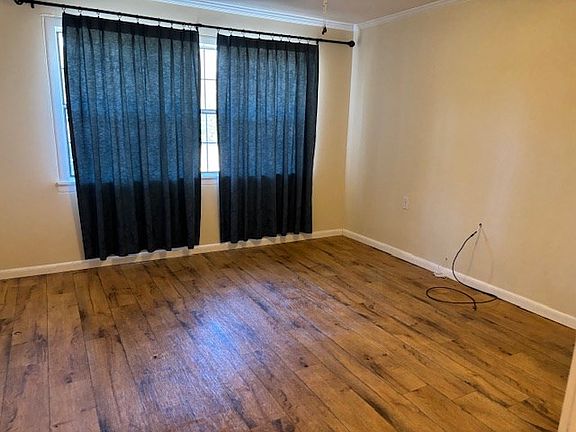 4th image of 1111 Agutha Dr