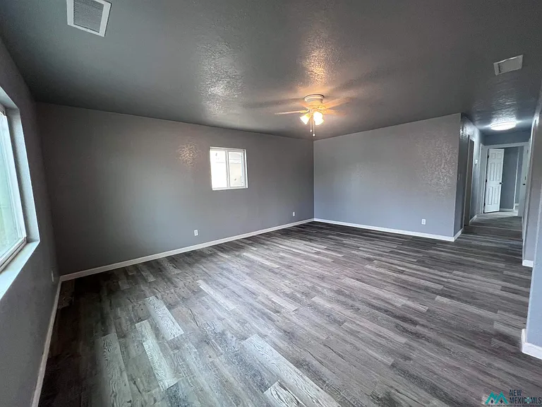 1507 W Ray Ave — Photo 4