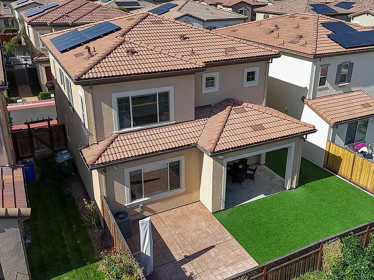 410 E Redberry Pl — Photo 18