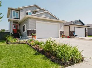 8013 W 112b St, Grande Prairie, AB T8W 0B7