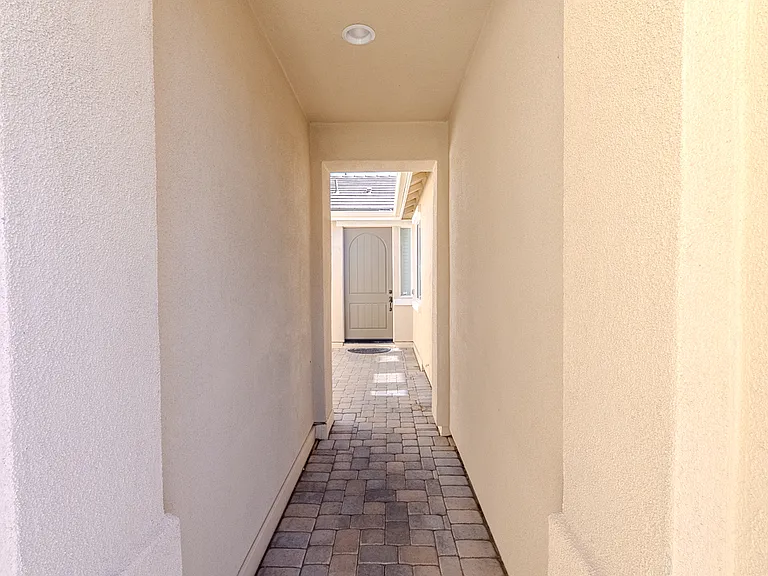 1040 S University Park Loop — Photo 17