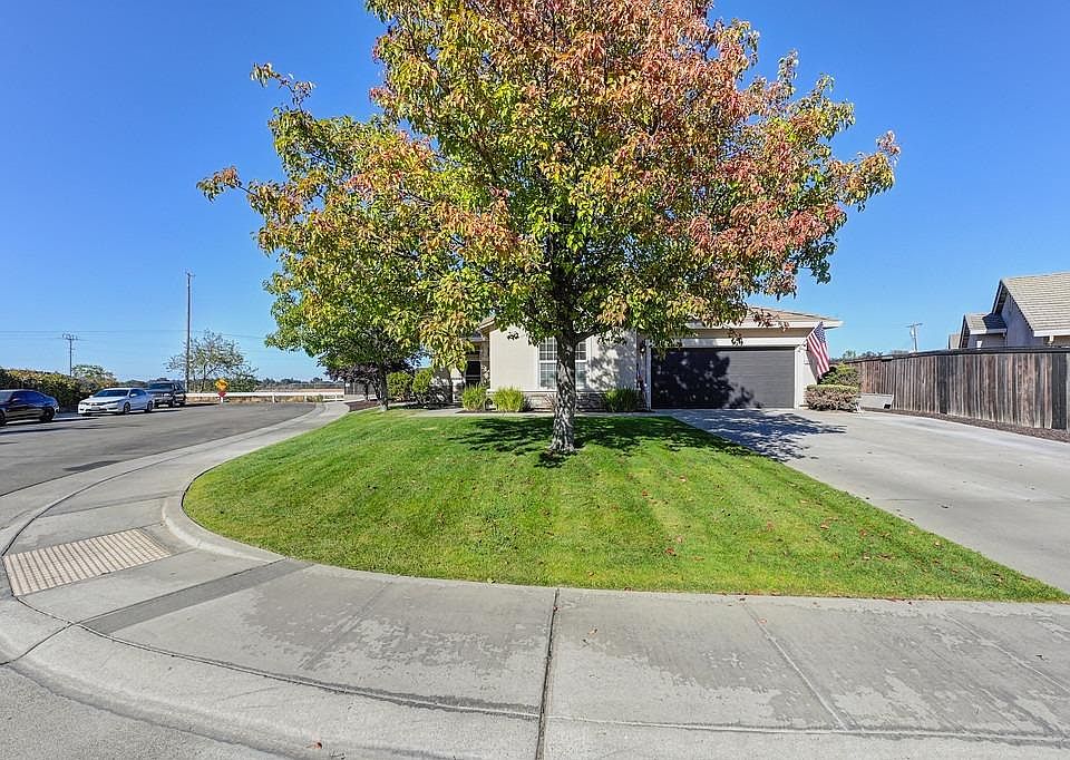 1st image of 3525 Alder Canyon Way