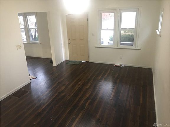5th image of 144 W Fairview Ave