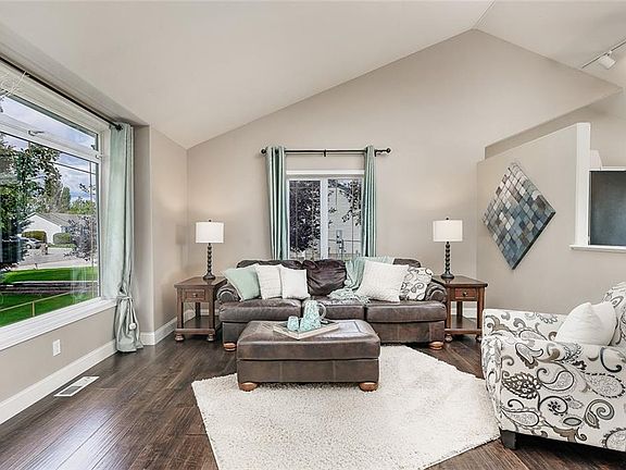 5th image of 3405 Stone Brook Dr