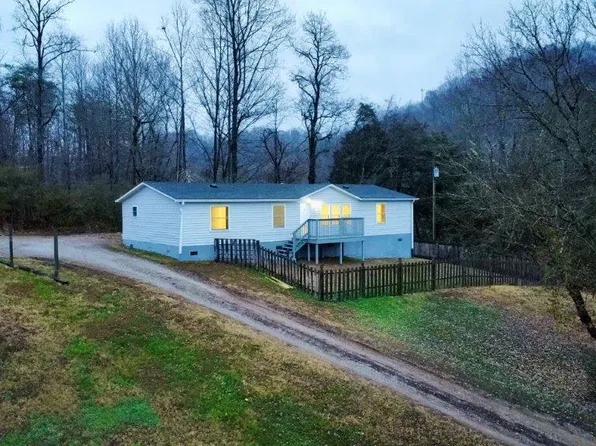 1907 Lake City Hwy, Clinton, TN 37716