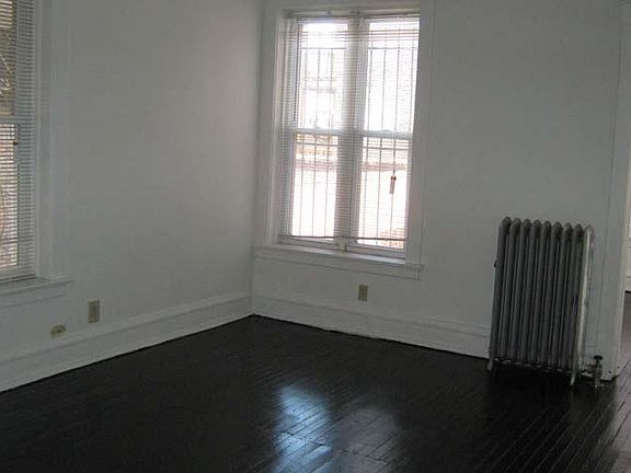5th image of 918 E Hyde Park Blvd #920-1B