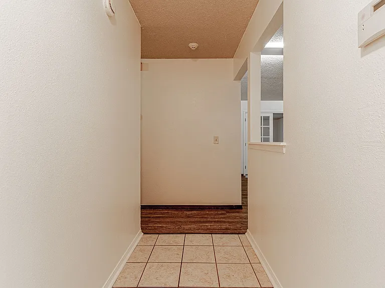 3808 Oakcliff Dr — Photo 5