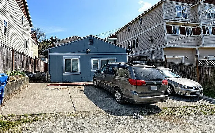 This unit is a 1 bedroom standalone building which shares a lot with a duplex. No shared walls, and small private yard. 1 parking space for this unit accessible from alley just half a block off delridge.