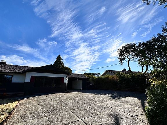 4th image of 145 Squire Ln