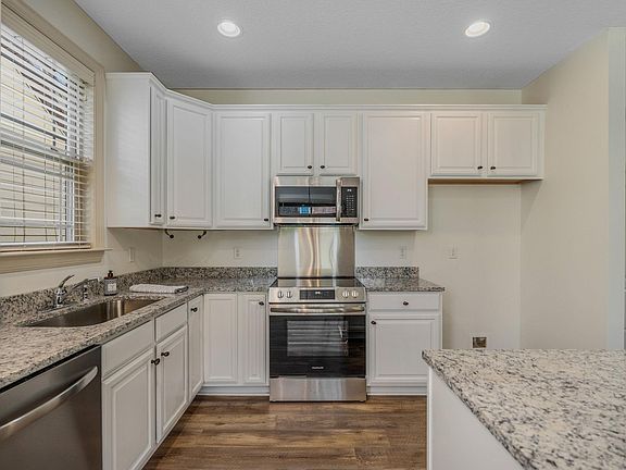 5th image of 6 Dolerite Dr