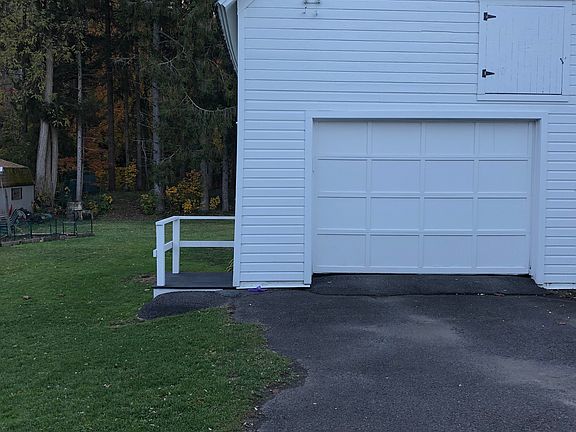 Carriage Barn/Garage