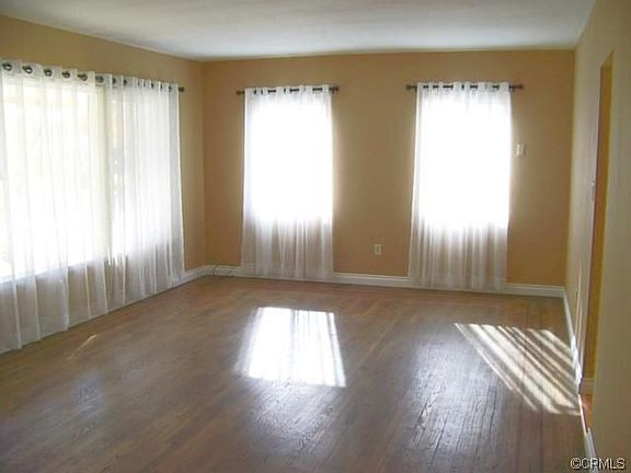 2nd image of 3036 N Newport Ave
